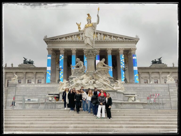 4AHW im politischen Zentrum der Republik